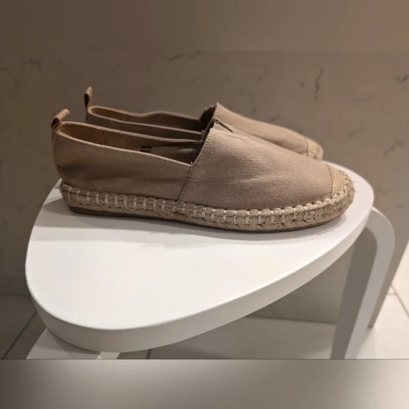 Nude Canvas Espadrilles 7.5 - Picture 3 of 7